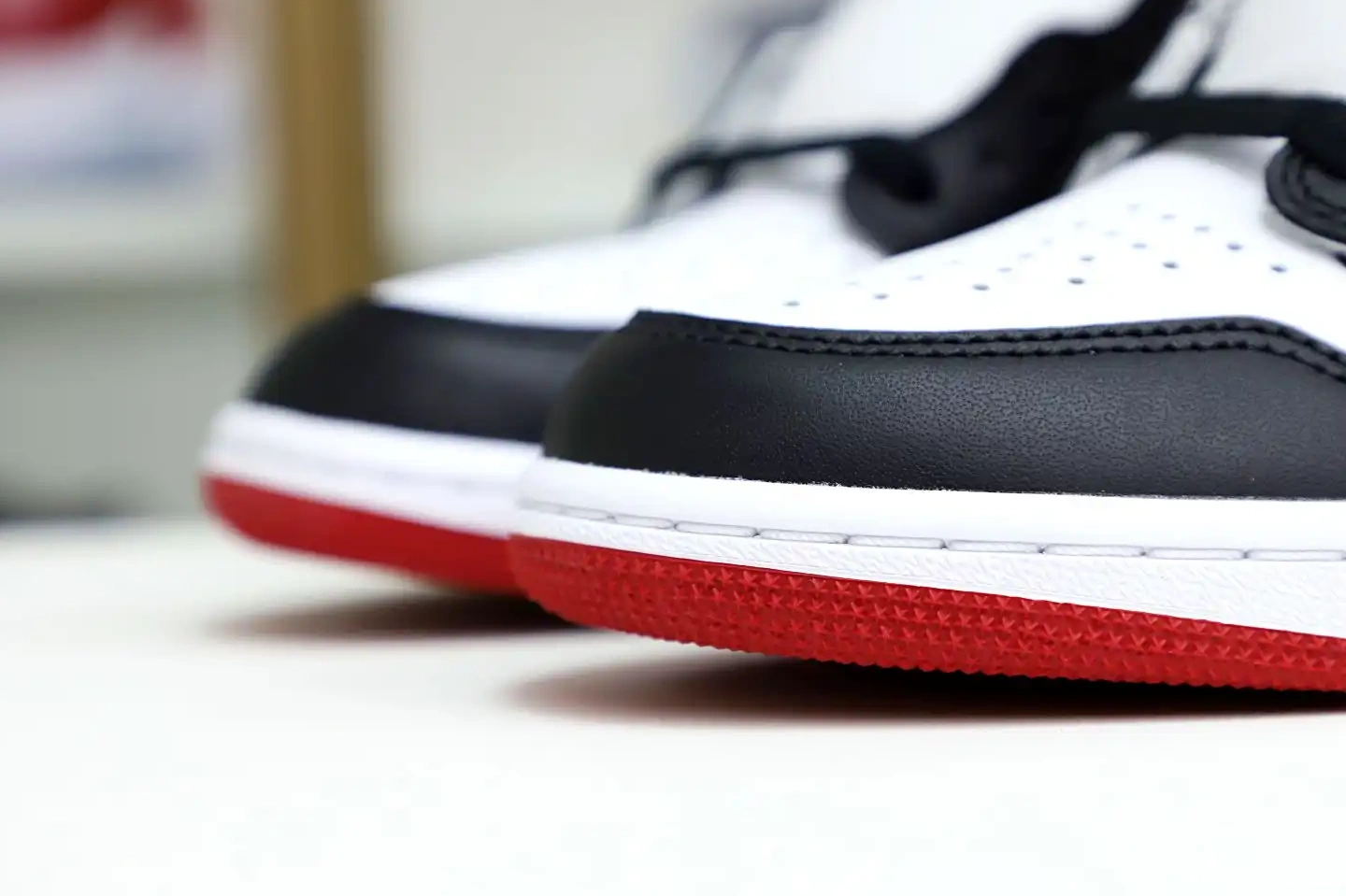Air Jordan Retro 1 (2016) Kimikick Black Toe 0530